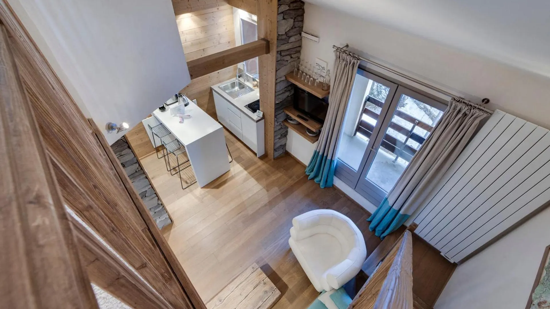 Apartment Appartement Duplex Renove: 3 Pieces, 40M², Parking, Proche Centre Val D'Isere - Fr-1-567-96